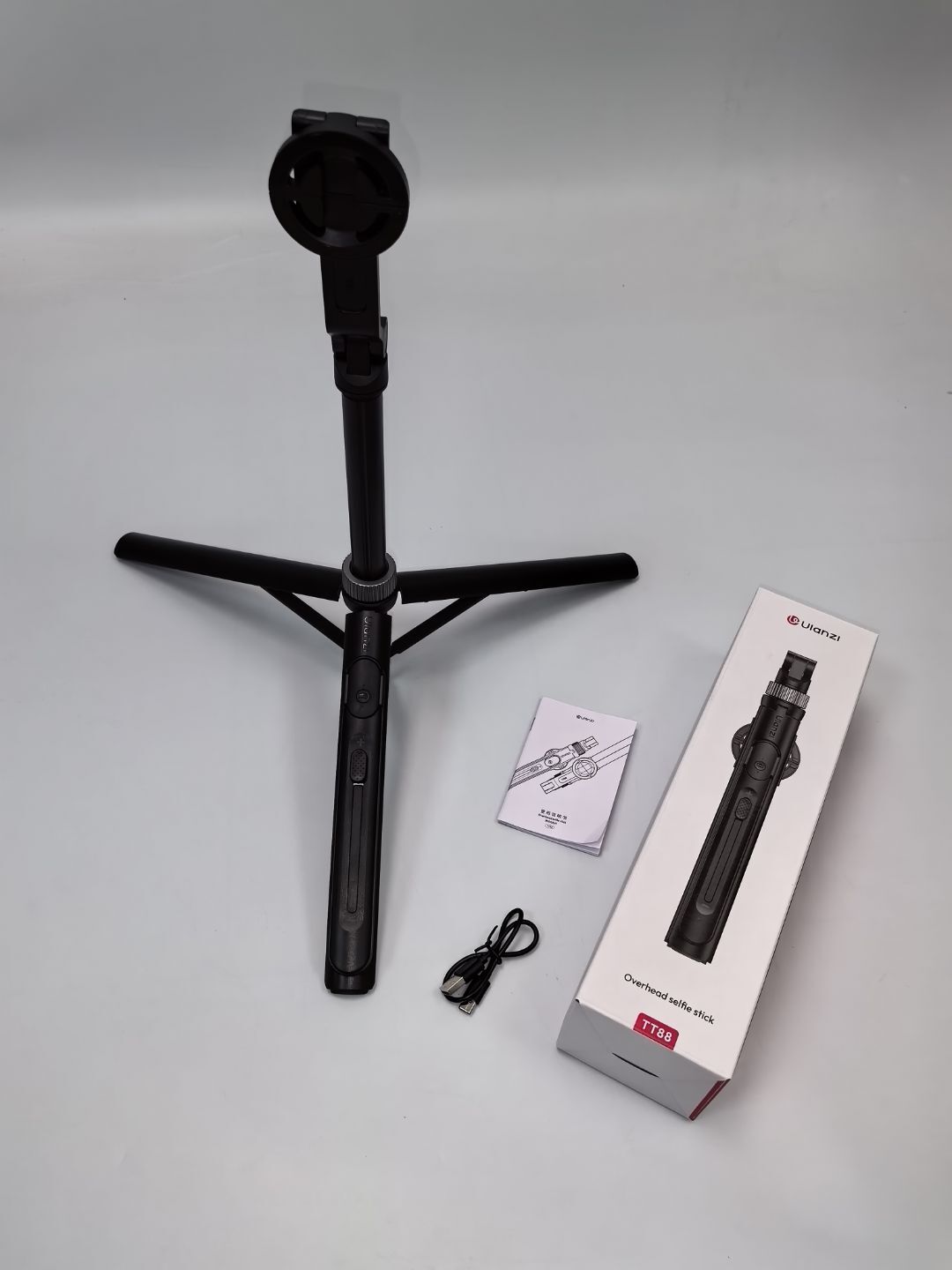 4-In-1 Mode MagSafe Overhead Selfie Stick